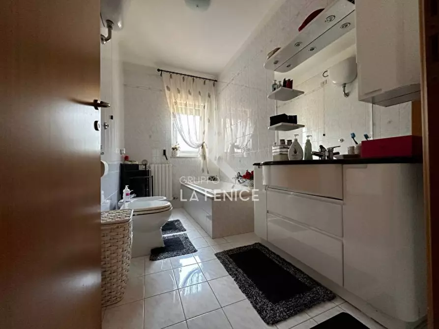 Immagine 29 di Appartamento in vendita  in Via della Resistenza 43A a Martina Franca