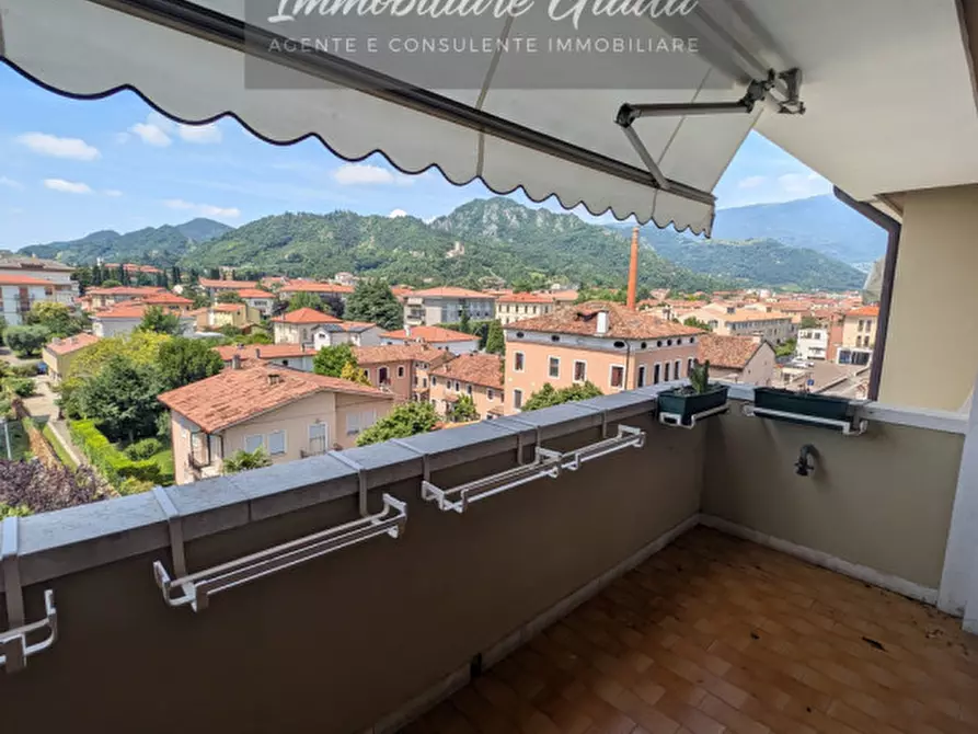 Immagine 1 di Appartamento in vendita  a Vittorio Veneto