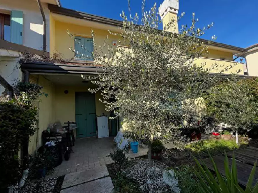 Immagine 1 di Villetta a schiera in vendita  in Via Alessandro Manzoni, 9 a Stra