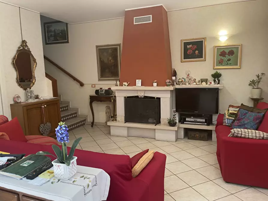 Immagine 1 di Casa bifamiliare in vendita  in VIA CASELLE a Piove Di Sacco