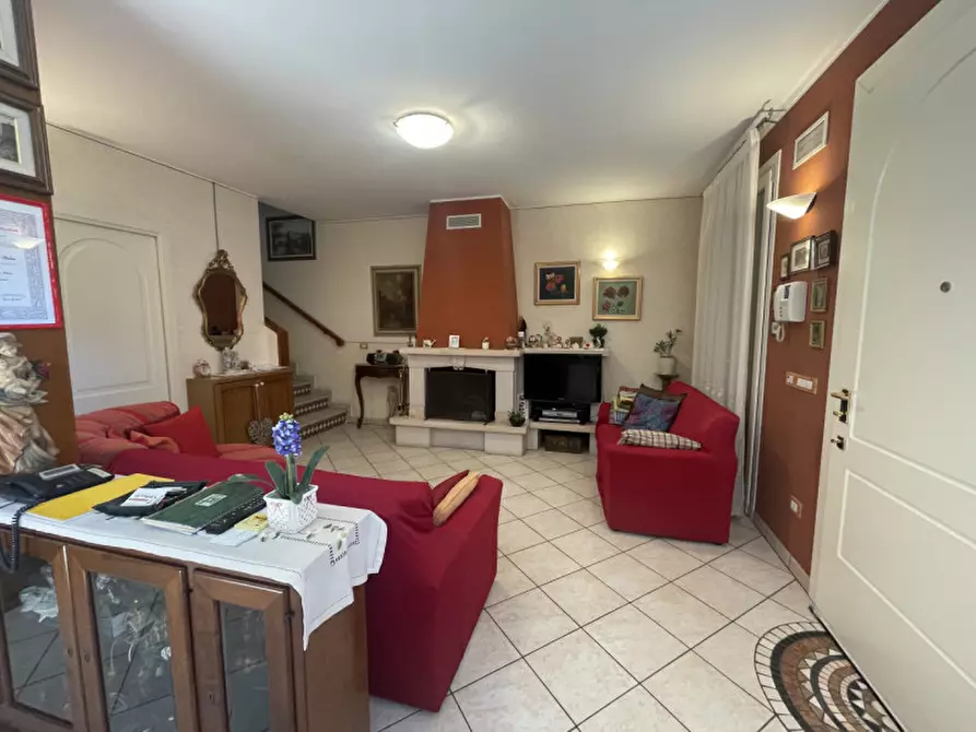 Immagine 2 di Casa bifamiliare in vendita  in VIA CASELLE a Piove Di Sacco