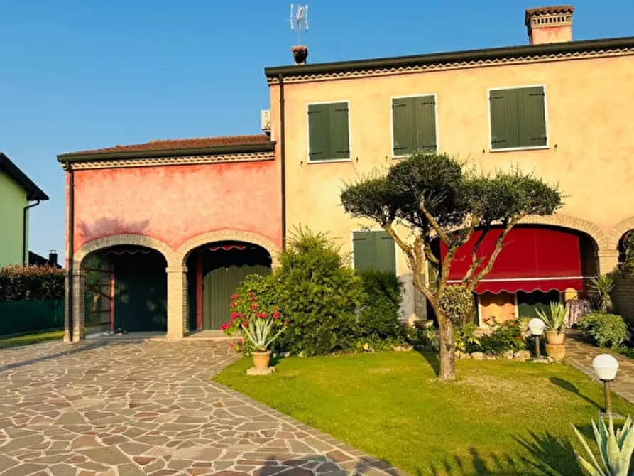 Immagine 13 di Casa bifamiliare in vendita  in VIA CASELLE a Piove Di Sacco