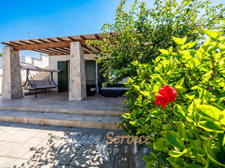 Immagine 2 di Villa in vendita  in Via Amalfi a Taviano