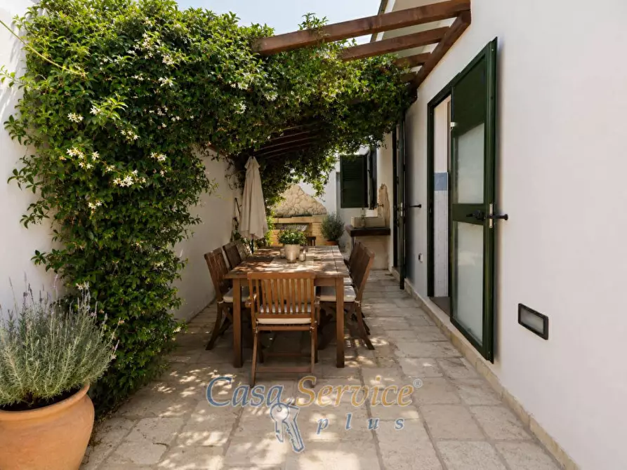 Immagine 5 di Villa in vendita  in Via Amalfi a Taviano