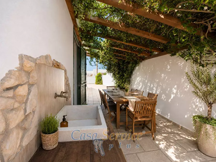 Immagine 8 di Villa in vendita  in Via Amalfi a Taviano