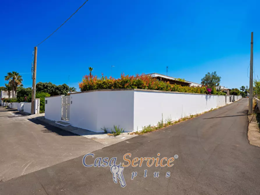 Immagine 21 di Villa in vendita  in Via Amalfi a Taviano