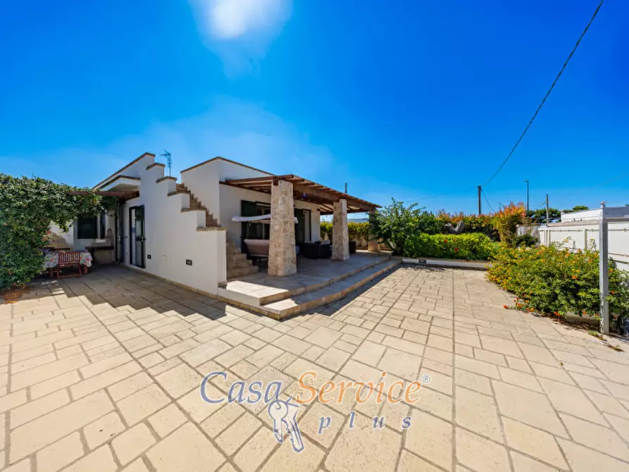 Immagine 23 di Villa in vendita  in Via Amalfi a Taviano