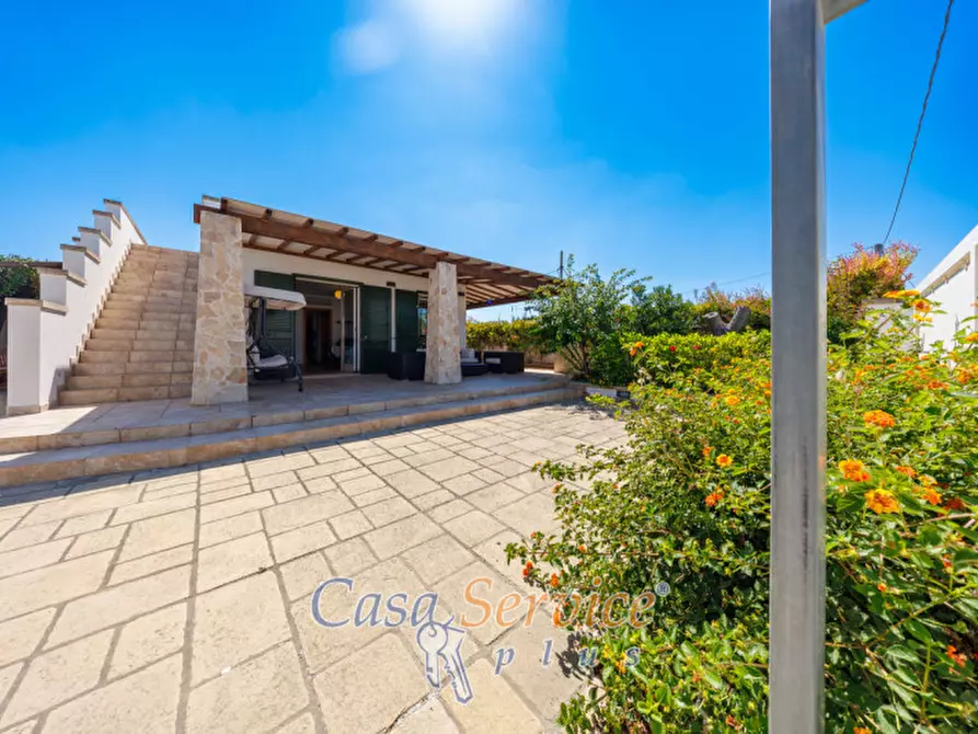 Immagine 31 di Villa in vendita  in Via Amalfi a Taviano