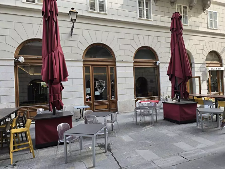 Immagine 1 di Attività commerciale in vendita  in Via del Teatro, 2/b, 34121 Trieste TS, Italia a Trieste