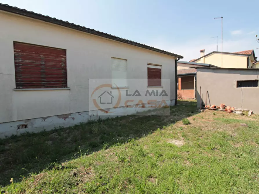 Immagine 10 di Casa bifamiliare in vendita  in Via Veneto a Campolongo Maggiore