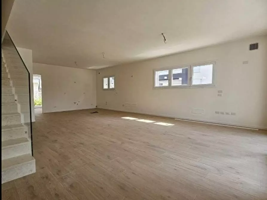 Immagine 2 di Casa trifamiliare in vendita  a Borgoricco