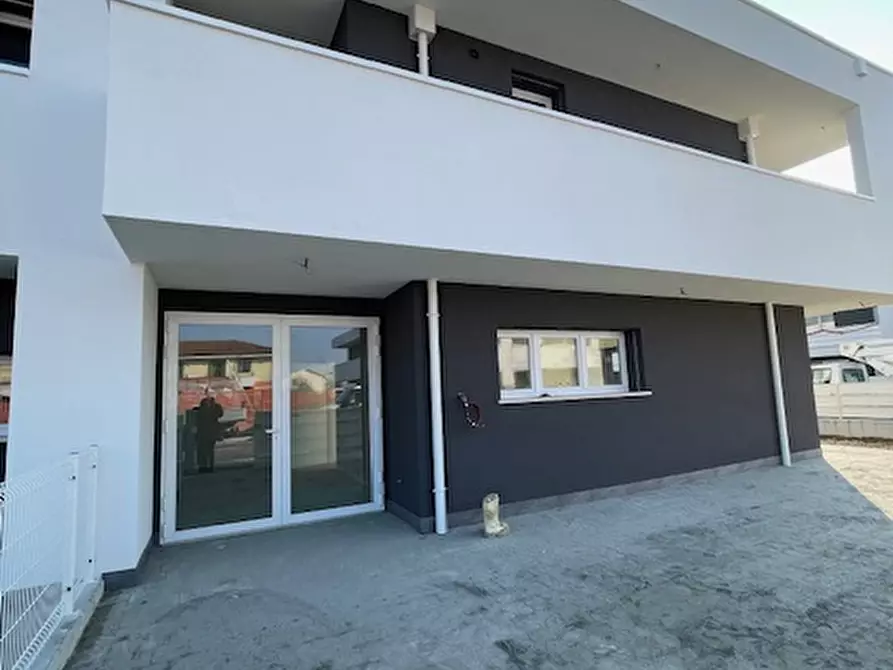 Immagine 10 di Casa trifamiliare in vendita  a Borgoricco
