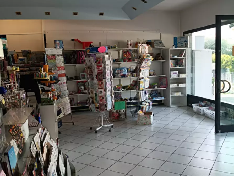 Immagine 2 di Attività commerciale in vendita  a Saonara