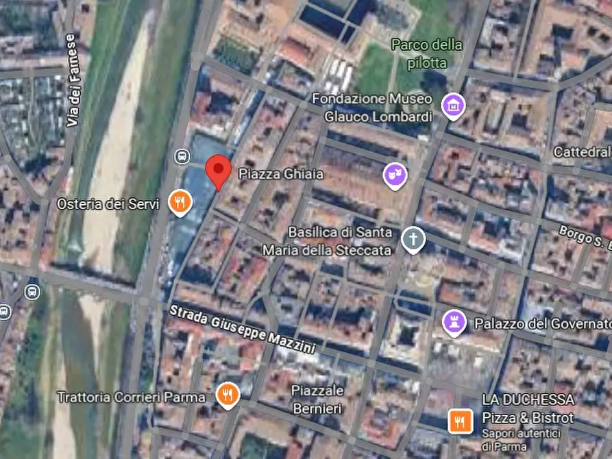 Immagine 1 di Negozio in vendita  in Piazza Ghiaia a Parma