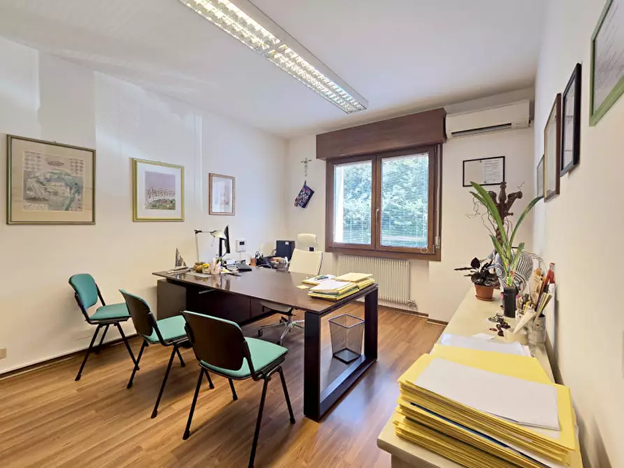 Immagine 3 di Ufficio in affitto  a Treviso
