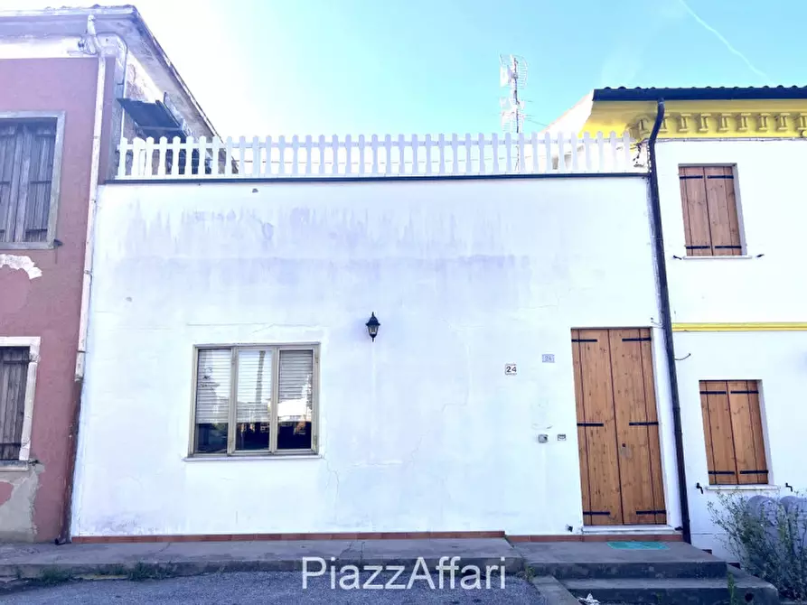 Immagine 1 di Appartamento in vendita  in Via Giotto a Correzzola