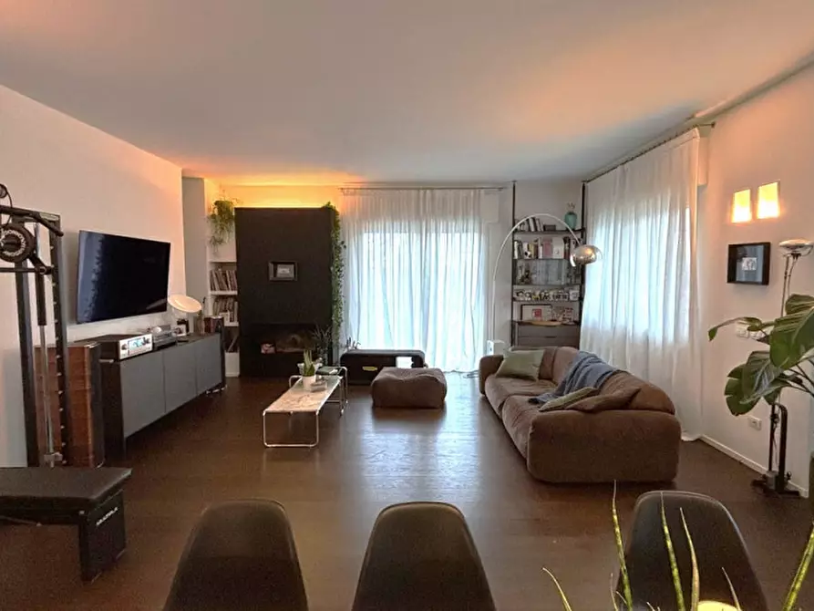 Immagine 1 di Appartamento in vendita  in viale Castrocaro a Riccione