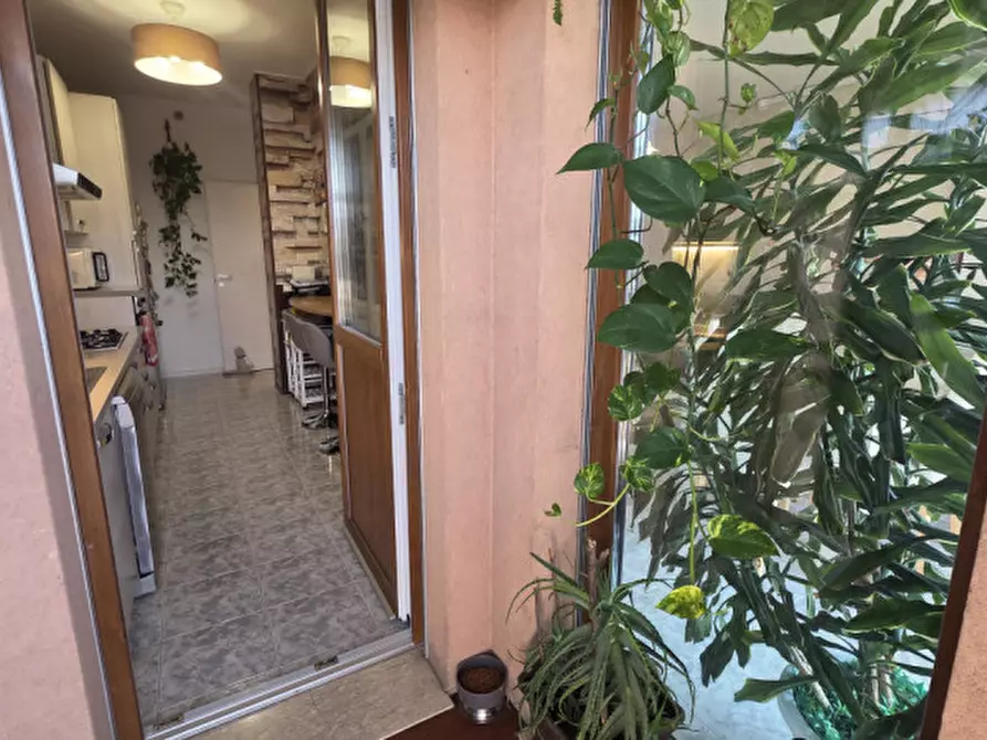 Immagine 11 di Appartamento in vendita  in Piazza Martiri della Libertà  11 a Caerano Di San Marco