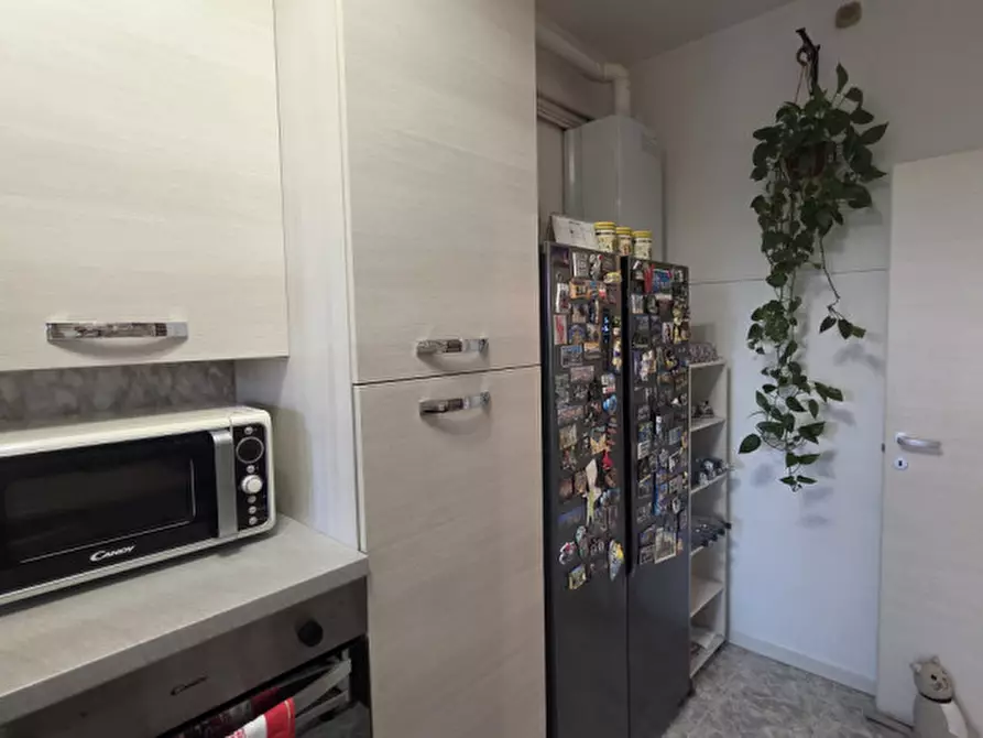 Immagine 16 di Appartamento in vendita  in Piazza Martiri della Libertà  11 a Caerano Di San Marco