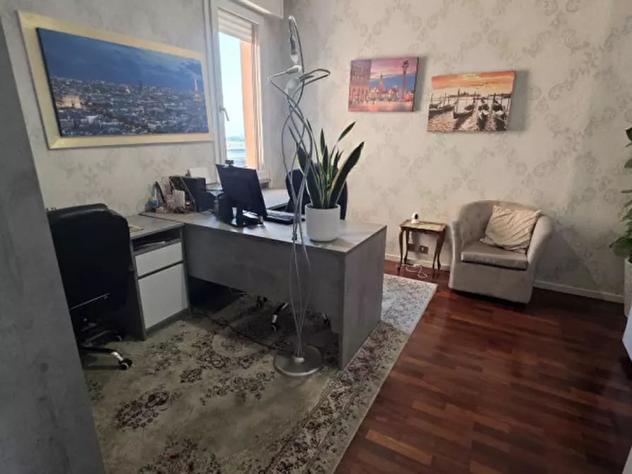 Immagine 23 di Appartamento in vendita  in Piazza Martiri della Libertà  11 a Caerano Di San Marco