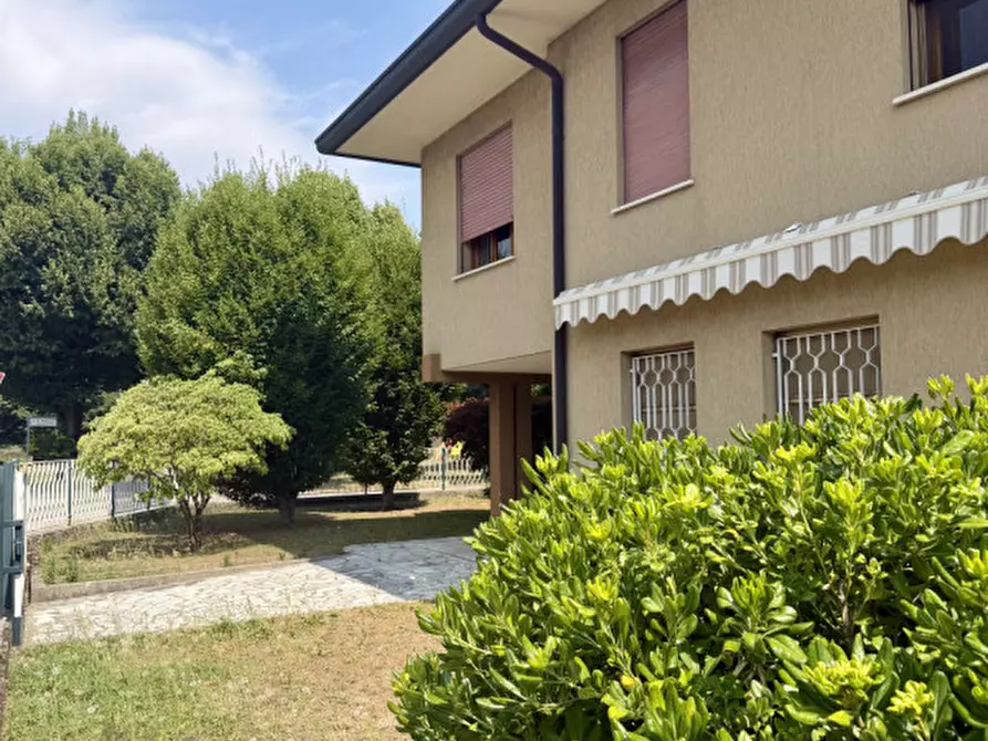 Immagine 2 di Casa bifamiliare in vendita  in via San Pio X 34/a a Castelfranco Veneto