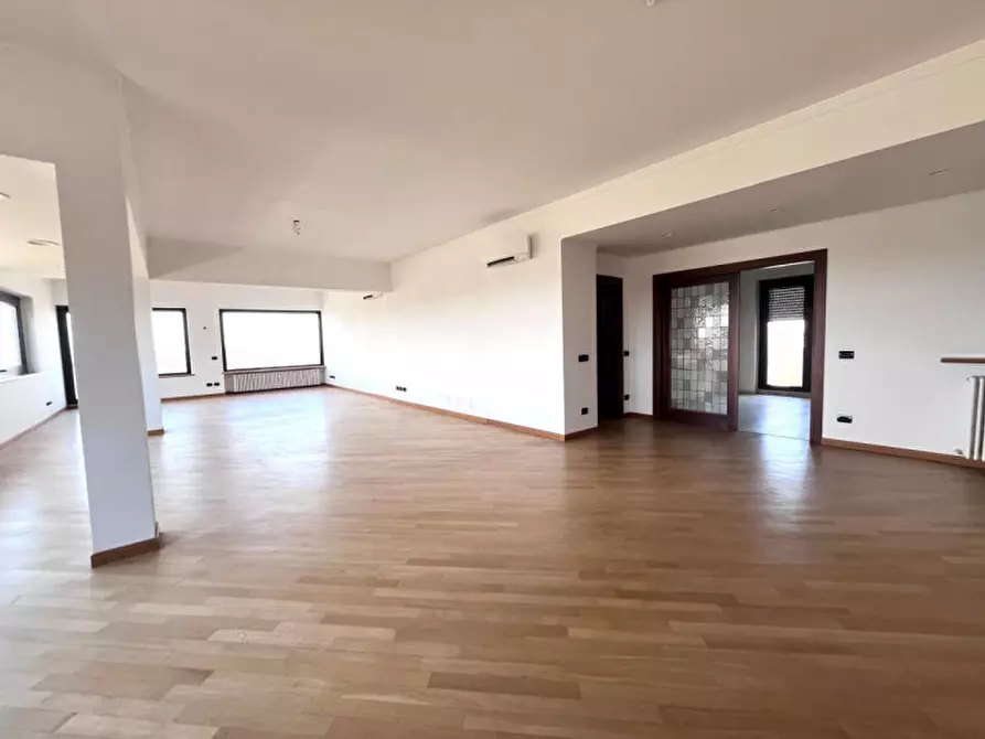Immagine 1 di Appartamento in affitto  in Piazza Stefano Jacini a Roma