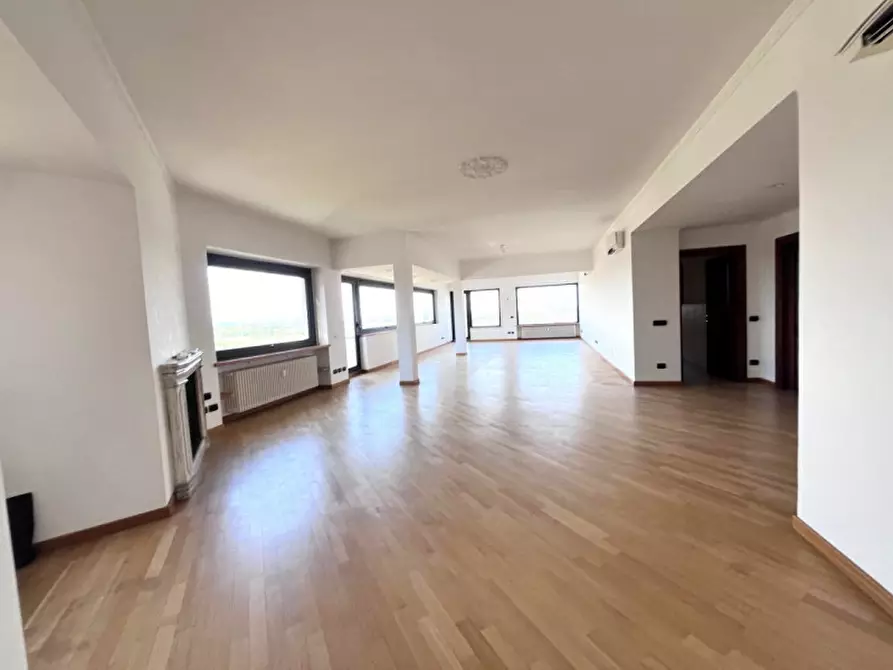 Immagine 5 di Appartamento in affitto  in Piazza Stefano Jacini a Roma