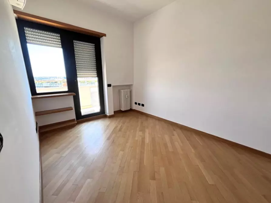 Immagine 8 di Appartamento in affitto  in Piazza Stefano Jacini a Roma