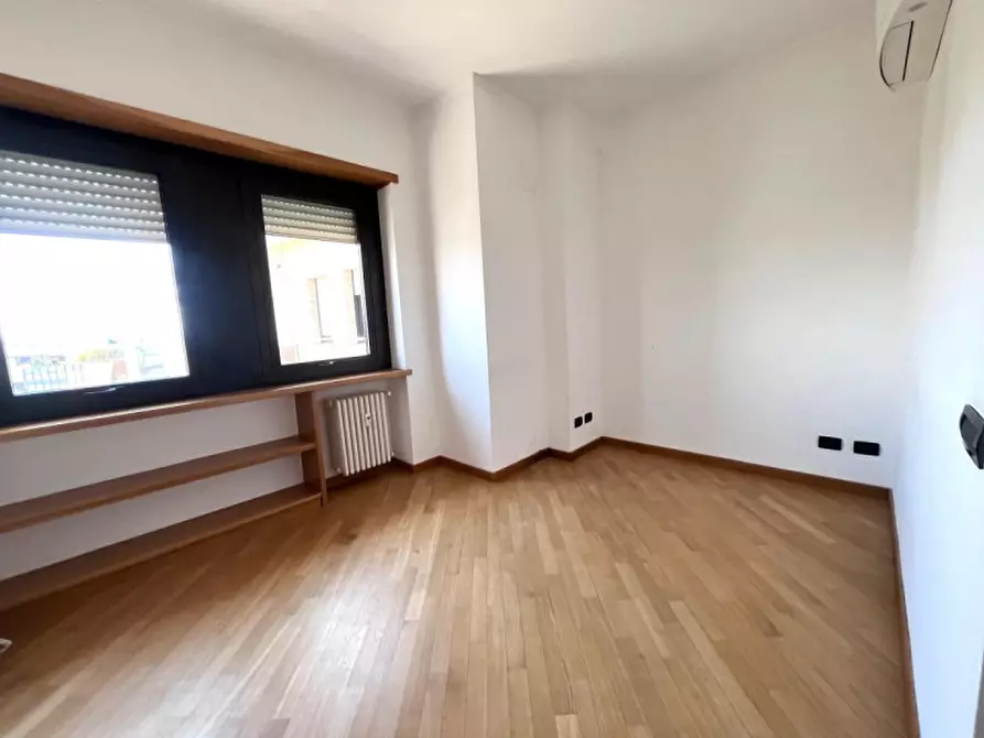 Immagine 9 di Appartamento in affitto  in Piazza Stefano Jacini a Roma