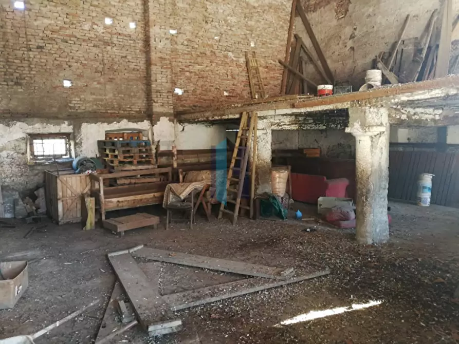Immagine 10 di Rustico / casale in vendita  a Castel Mella