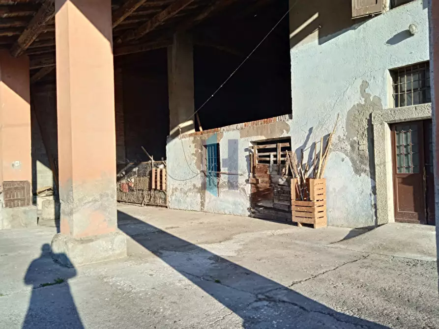 Immagine 11 di Rustico / casale in vendita  a Castel Mella