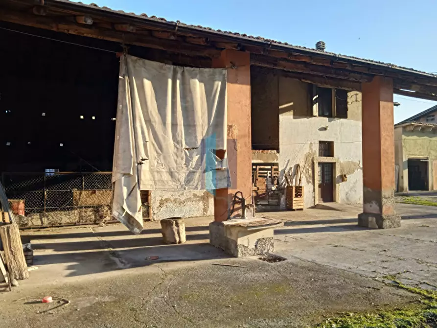 Immagine 14 di Rustico / casale in vendita  a Castel Mella