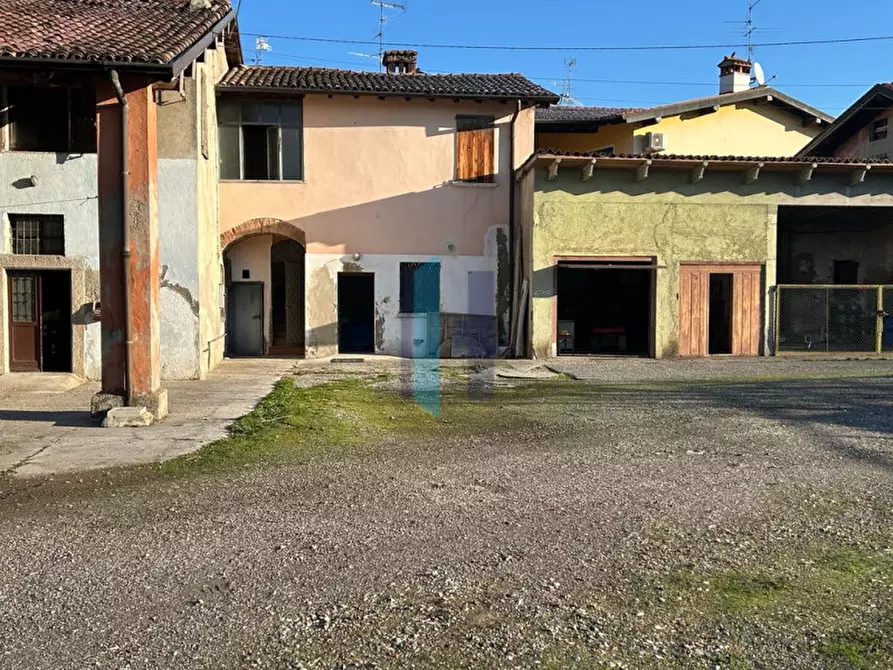 Immagine 21 di Rustico / casale in vendita  a Castel Mella