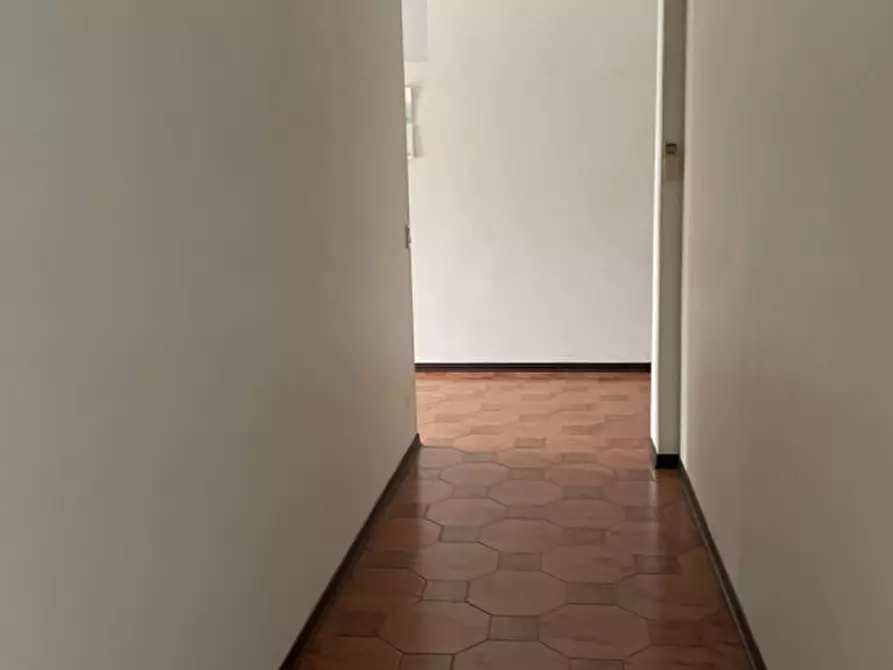 Immagine 20 di Negozio in vendita  in via padana a Sant'angelo Di Piove Di Sacco