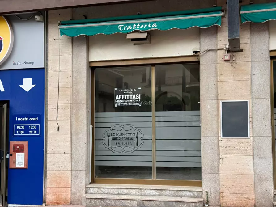 Immagine 6 di Negozio in affitto  in Viale Medaglie d'Oro a Modica