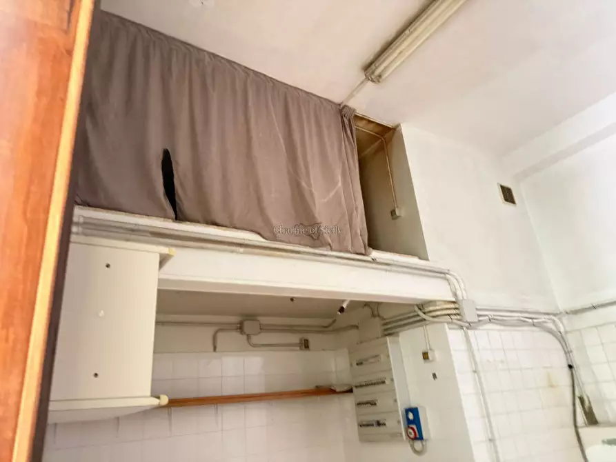 Immagine 23 di Negozio in affitto  in Viale Medaglie d'Oro a Modica