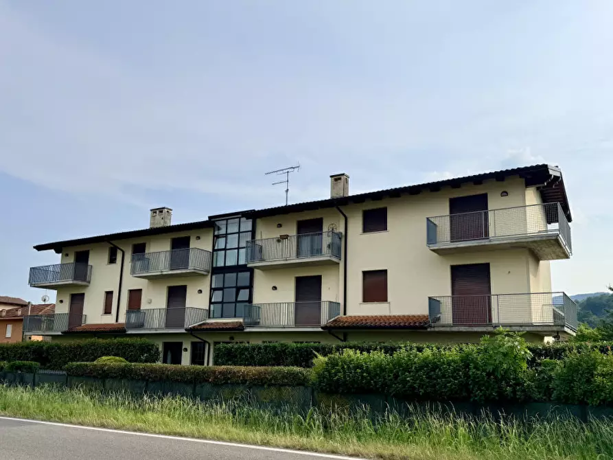 Immagine 1 di Appartamento in vendita  in via emilio salgari a Schio