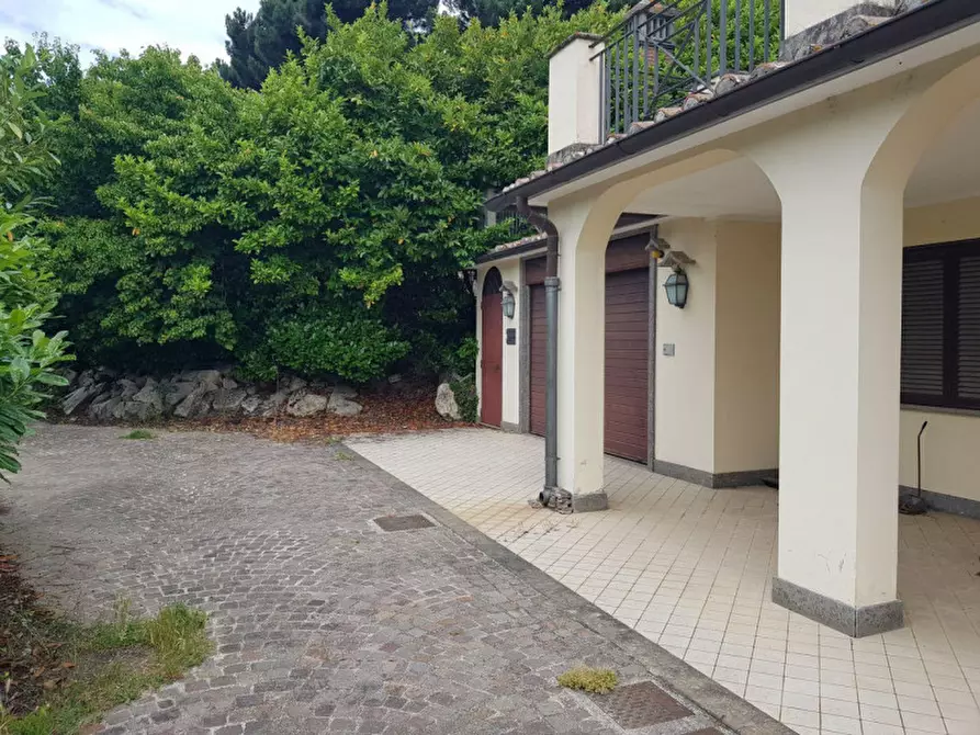 Immagine 3 di Villa in vendita  in Str. delle Pastine, 00063 Campagnano di Roma RM, Italia a Campagnano Di Roma