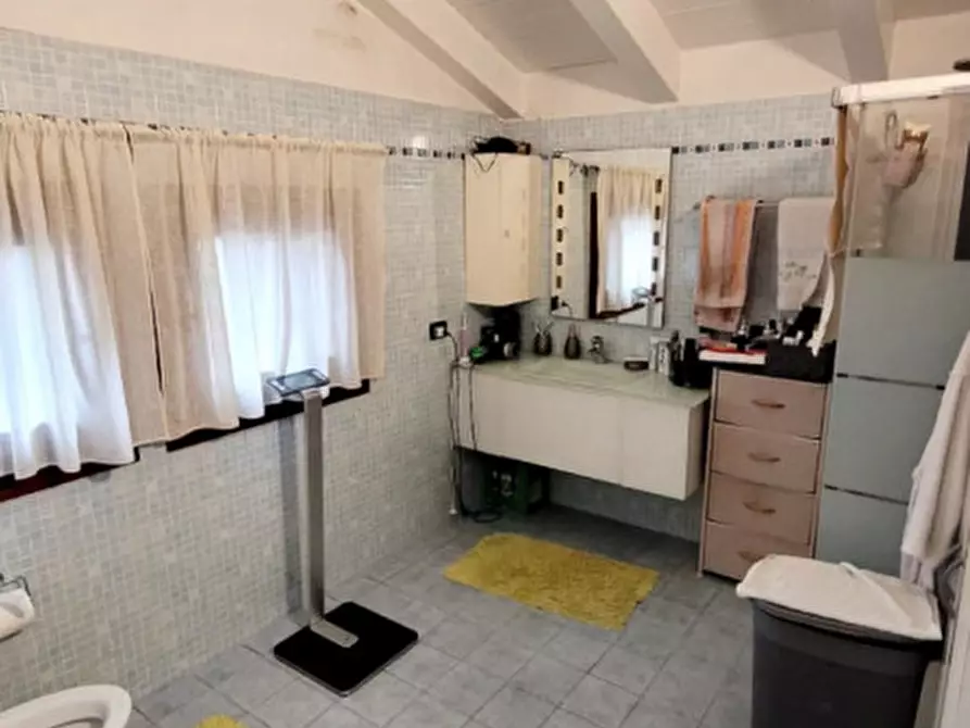 Immagine 10 di Attico in vendita  in Via Rialto a Teolo