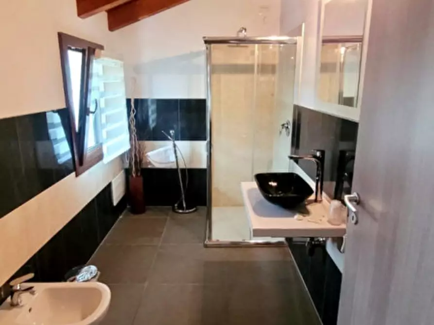 Immagine 15 di Attico in vendita  in Via Rialto a Teolo