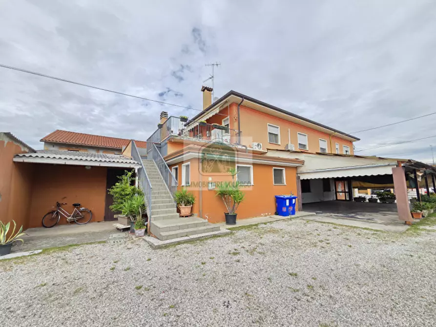 Immagine 1 di Attività commerciale in vendita  in pramaggiore a Pramaggiore