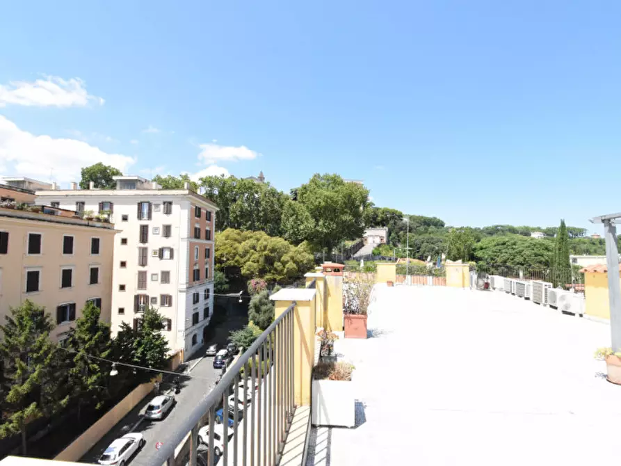 Immagine 29 di Attico in affitto  in VIA GIACOMO VENEZIAN a Roma
