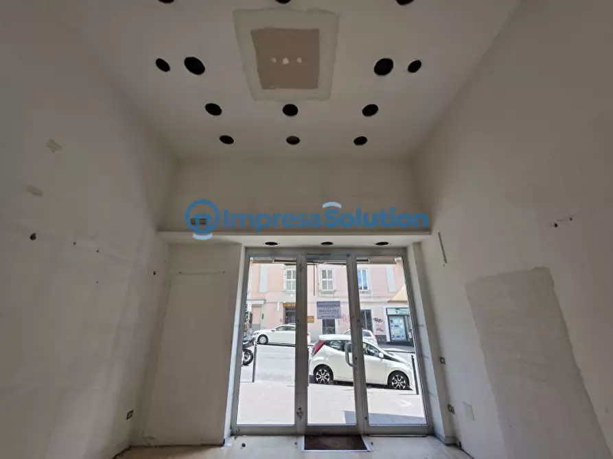 Immagine 8 di Negozio in affitto  in Via Francesco Cilea a Napoli