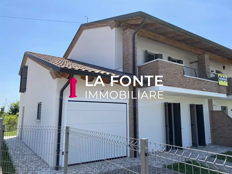 Immagine 1 di Casa bifamiliare in vendita  a Campodarsego
