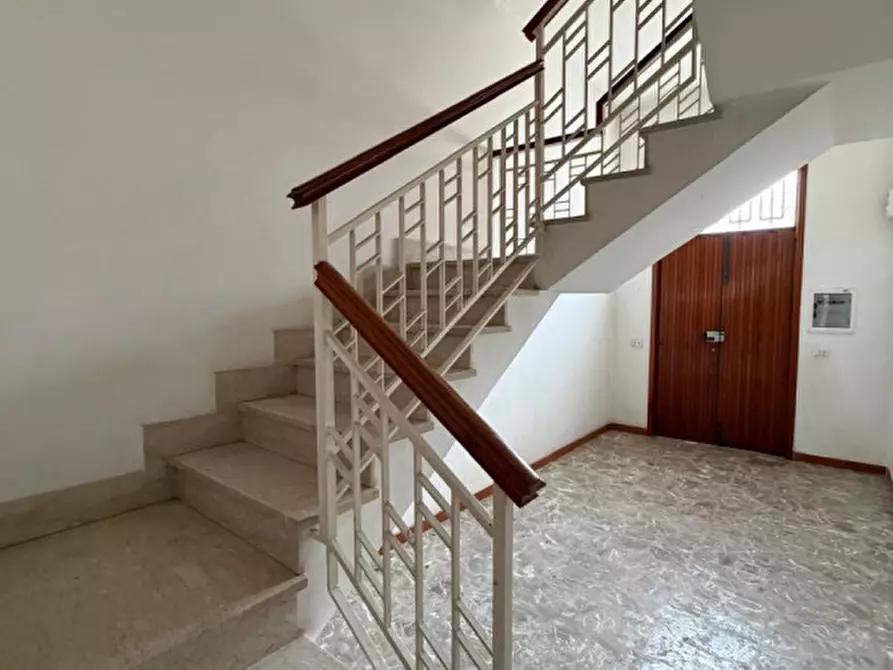 Immagine 10 di Appartamento in vendita  in via Roma 14 a Avola