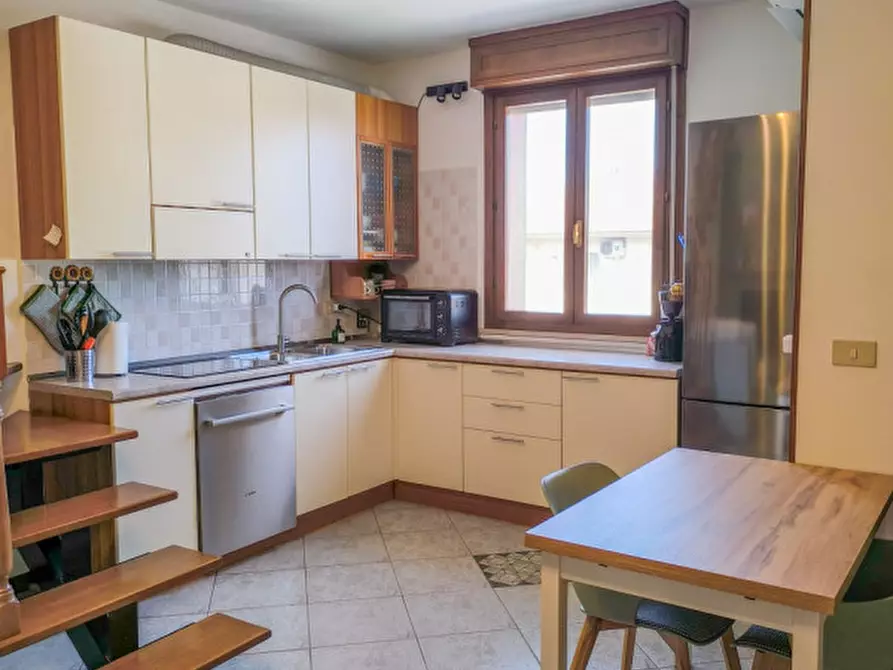 Immagine 10 di Appartamento in vendita  a Cesena