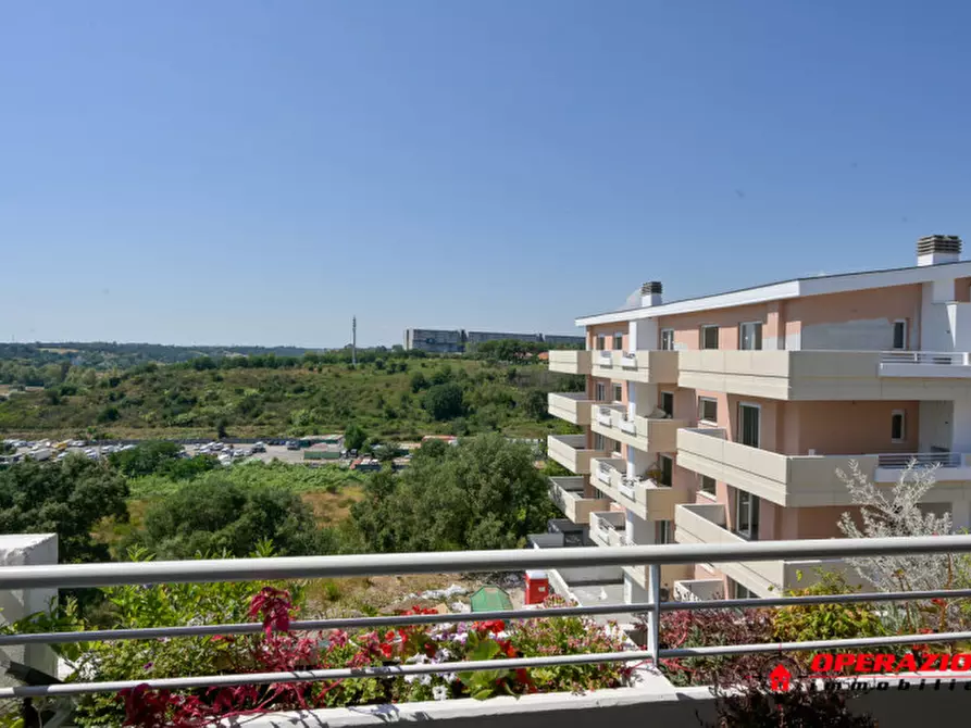 Immagine 5 di Appartamento in vendita  in via pier giorgio perotta a Roma