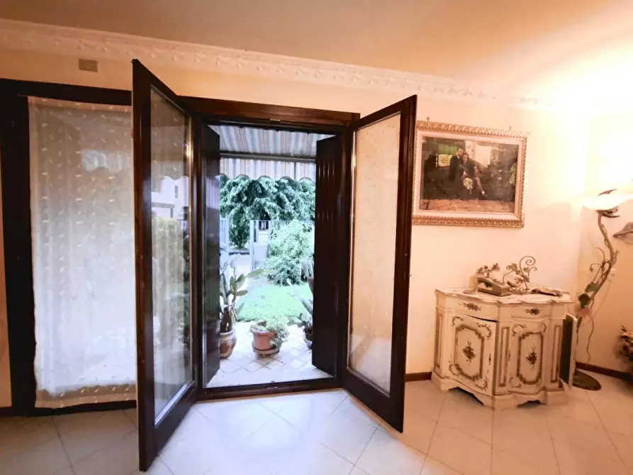 Immagine 1 di Villetta a schiera in vendita  a Castel D'azzano
