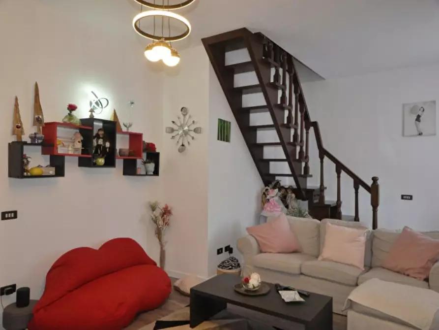 Immagine 5 di Appartamento in vendita  in via Levanella a Montevarchi