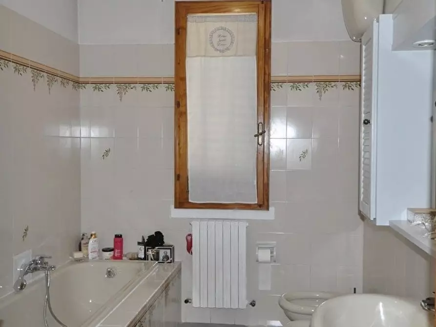 Immagine 17 di Appartamento in vendita  in via Levanella a Montevarchi